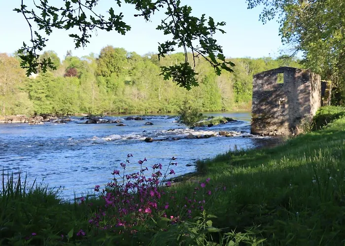 Aldeamento Turístico - En Bord De Vienne